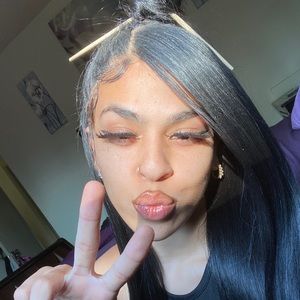 Meet your Posher, Alaysia